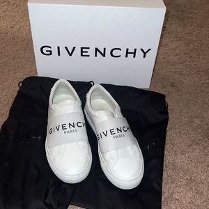 Givenchy Sneakers. Size 37